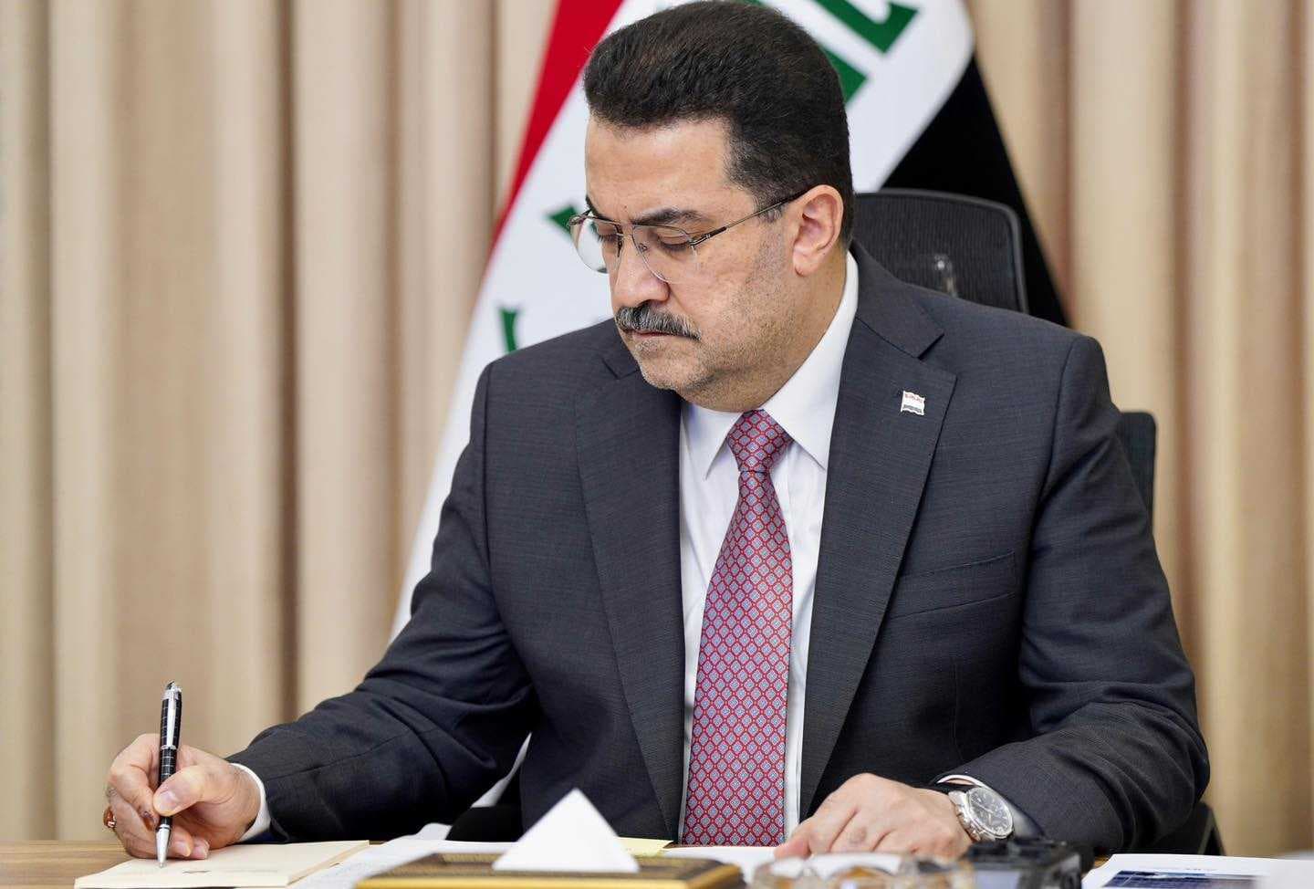 فريق حكومي يباشر بتفويج الحجاج العراقيين والإيرانيين براً عبر منفذ عرعر إلى العراق