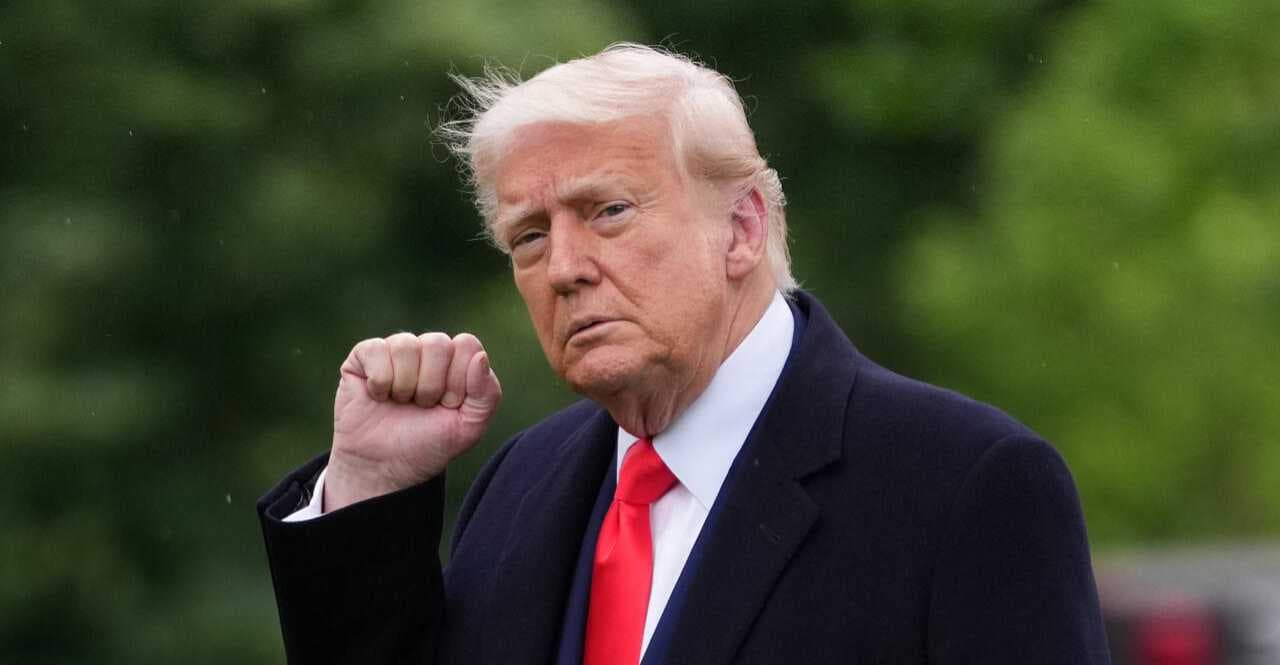 ترمب يبلغ كبار مساعديه موافقته على خطط الهجوم على إيران مع وقف التنفيذ