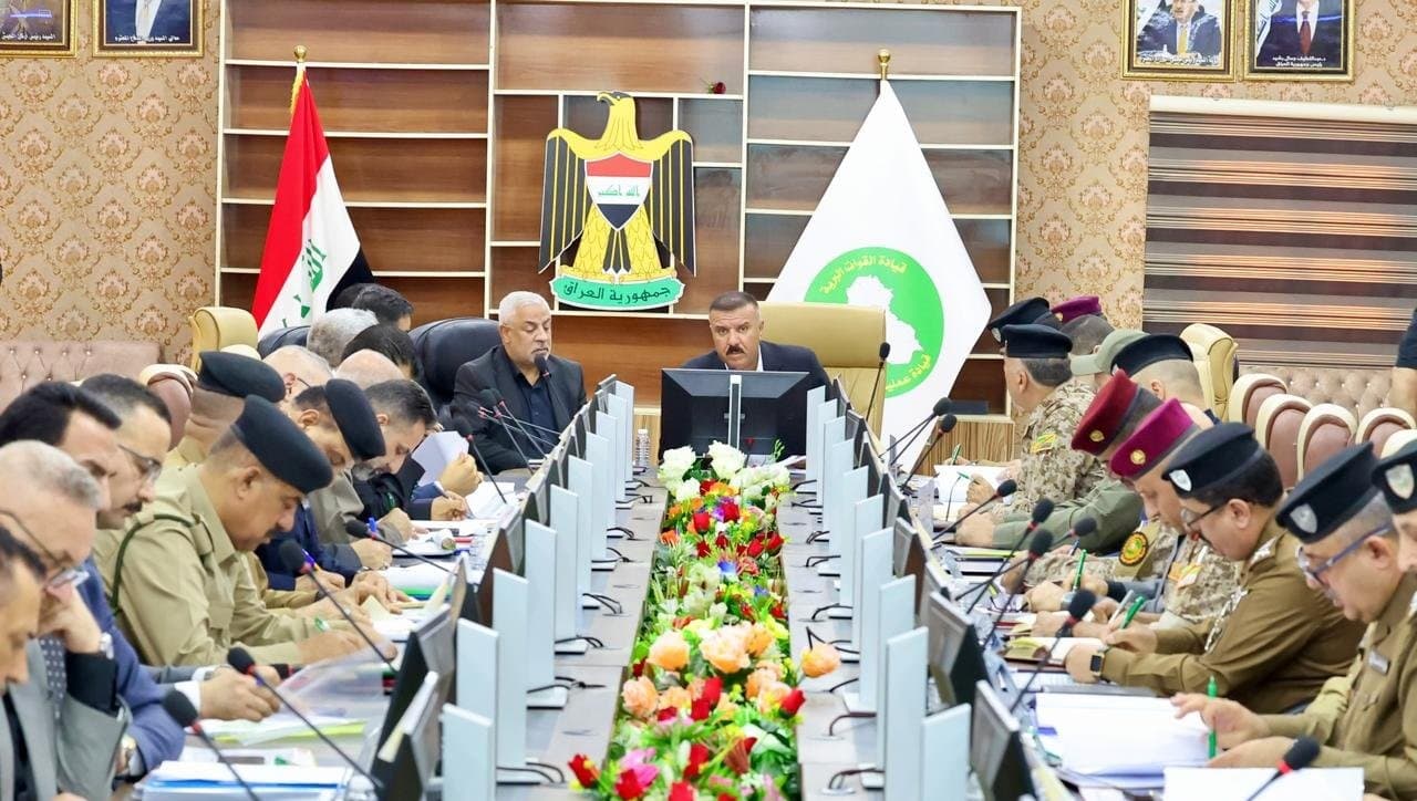 وزير الداخلية يوجه بتنظيم السير في طرق الزائرين ومنع حصول الحوادث المرورية
