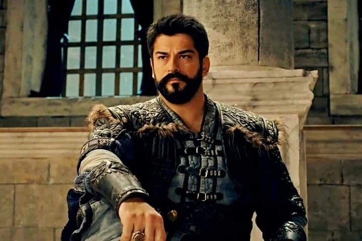 بوراك أوزجيفيت يودّع "المؤسس عثمان" بعد 6 مواسم.. والأجر سبب الانسحاب