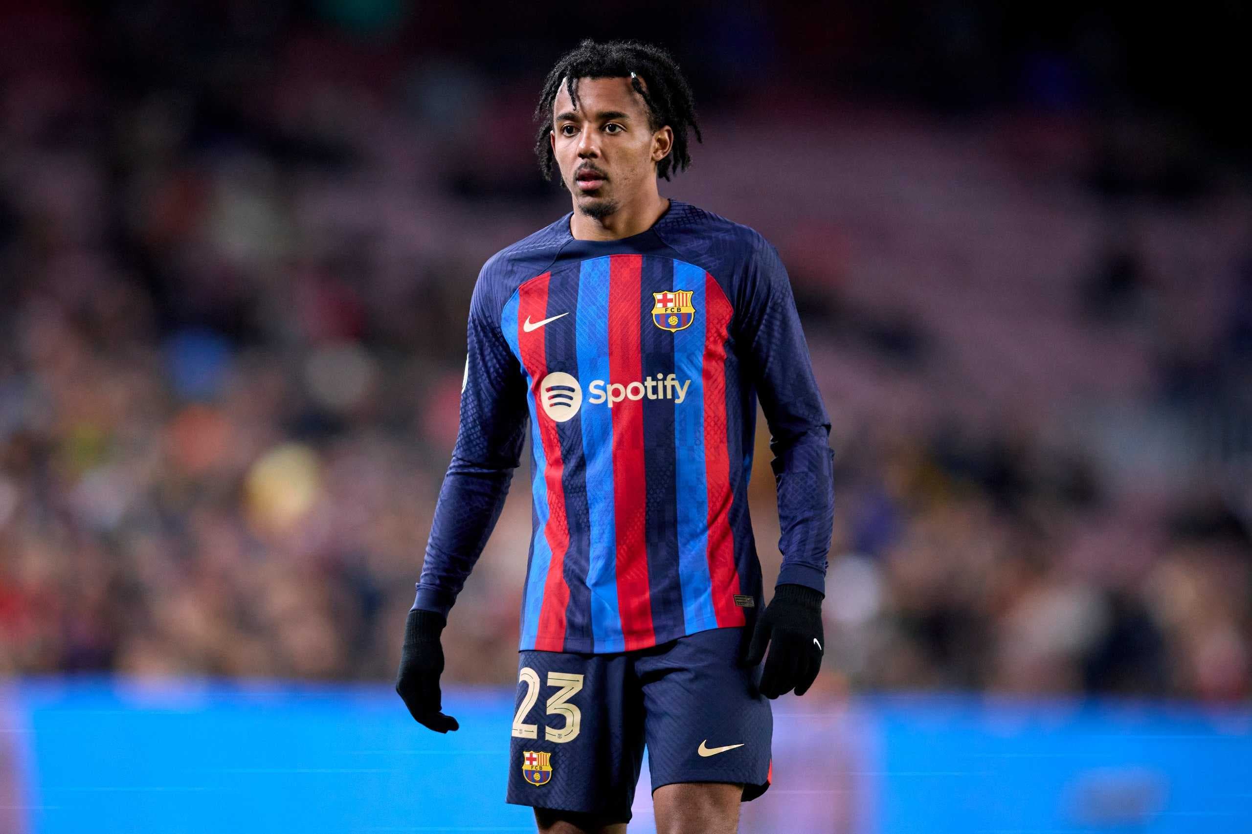 كوندي يحسم الجدل: التجديد مع برشلونة جاهز وسأوقع عند العودة لإسبانيا