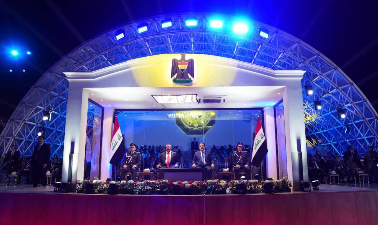 القائد العام للقوات المسلحة يرعى حفل تخرج الدورة التأهيلية الـ30 للمعهد العالي للتطوير الأمني