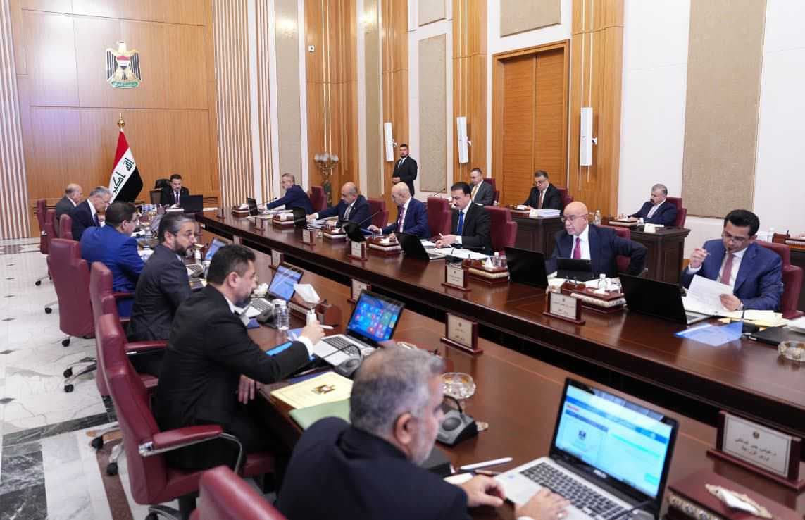 مجلس الوزراء يلزم الوزارات بعدم التصرف بأموال الجباية والأجور والإيرادات كافة