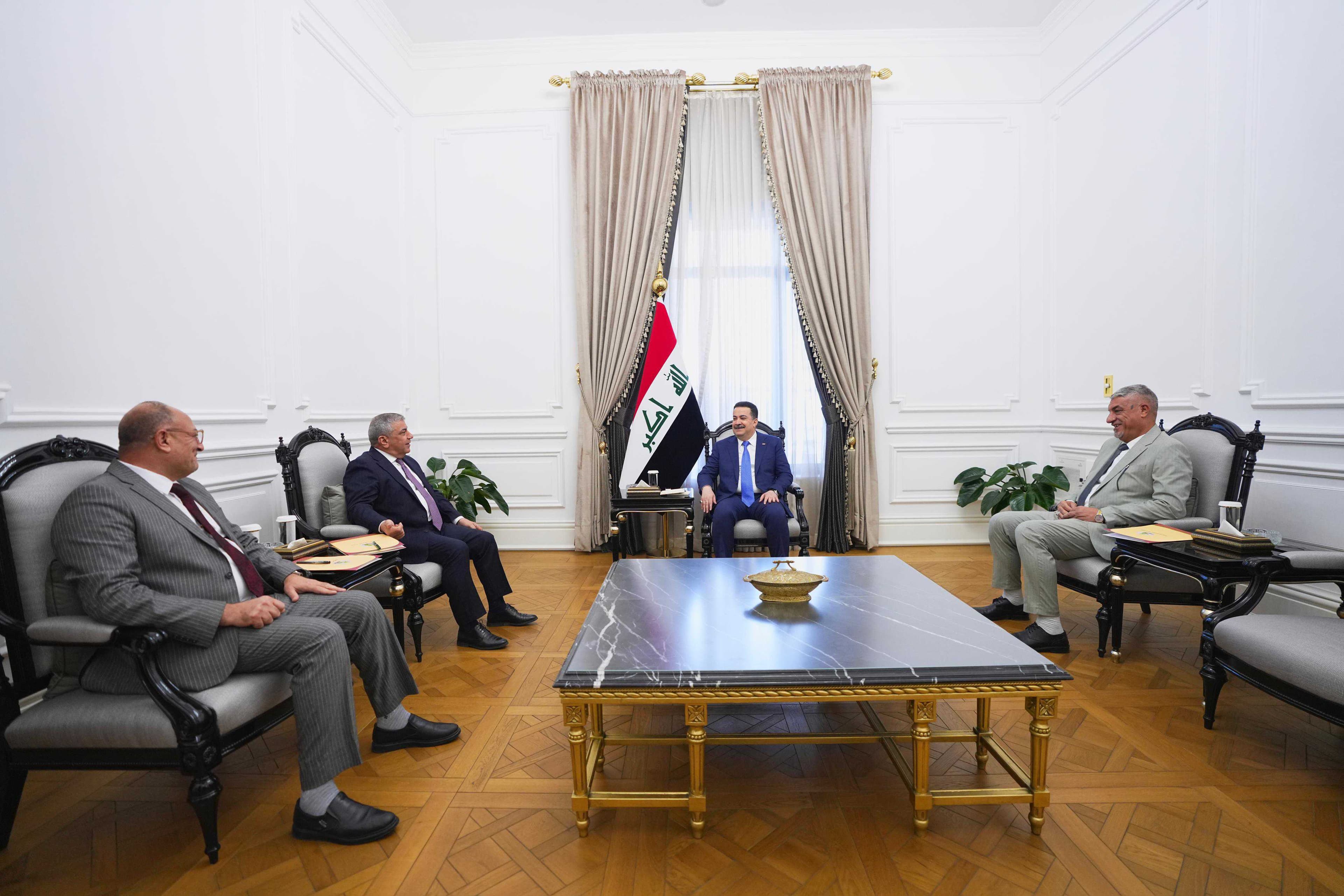 السوداني يؤكد حرصه على دعم الاتحادات والنقابات ولاسيما المعنية بالمشاريع التنموية والاستثمارية