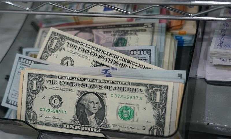 انخفاض أسعار صرف الدولار في بورصة بغداد