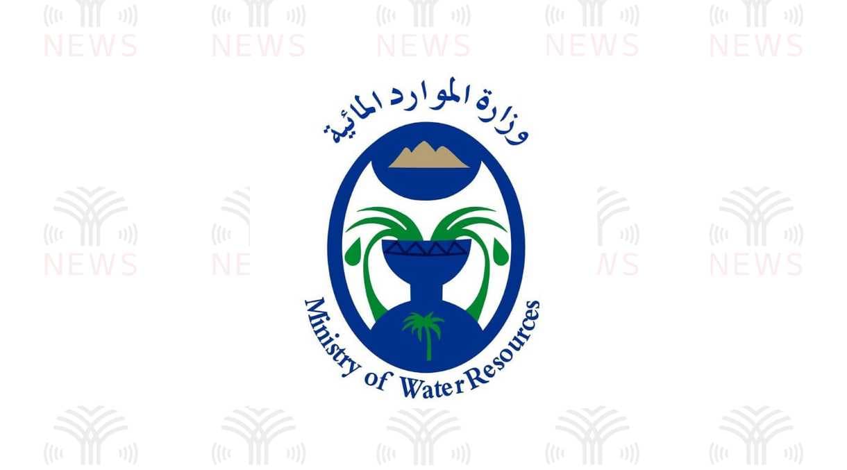 الموارد تنفذ حملة لتنظيف نهر الفرات من نبات زهرة النيل في ذي قار