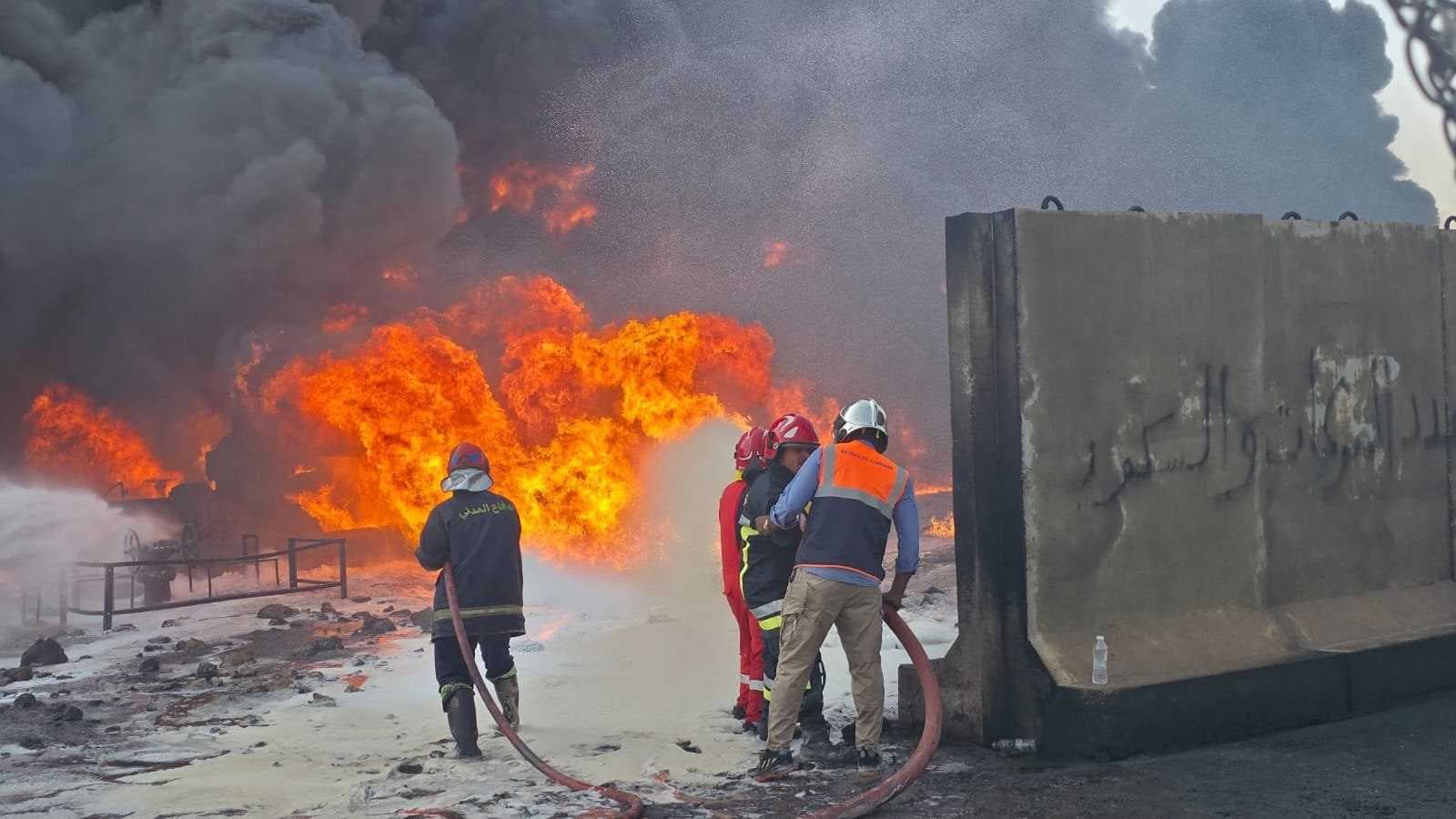 حريق بمستودع نفطي في البرجسية بالبصرة وفرق الدفاع المدني تباشر الإخماد