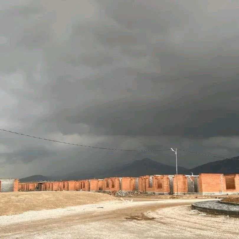 غيوم السوبر سيل تجتاح سماء السليمانية وتبشر بأمطار غزيرة.