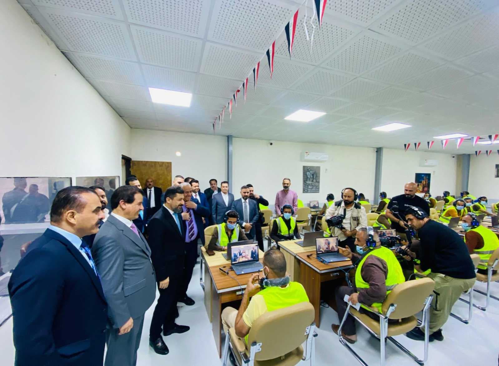 العدل تعلن اطلاق خدمة المواجهة الإلكترونية للنزلاء في سجن الكرخ المركزي