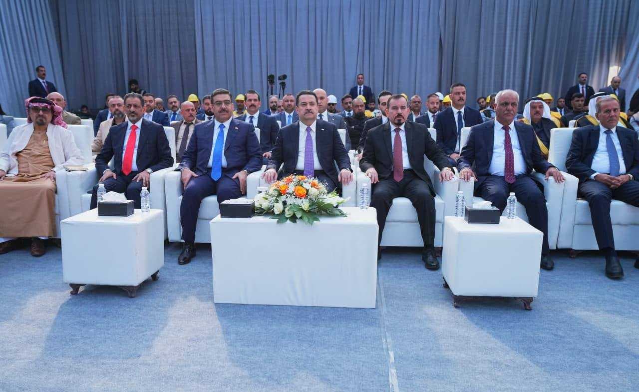 السوداني يؤكد جهود الحكومة في مجال الصناعات الدوائية والغذائية والإنشائية