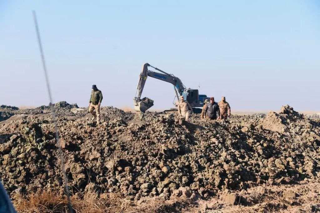 العراق يواصل إكمال السدة الحدودية الترابية مع الجانب الإيراني﻿