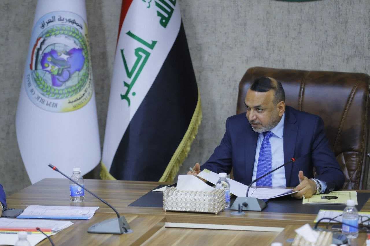 العمل تعلن مراجعة معايير استقدام العمالة الأجنبية