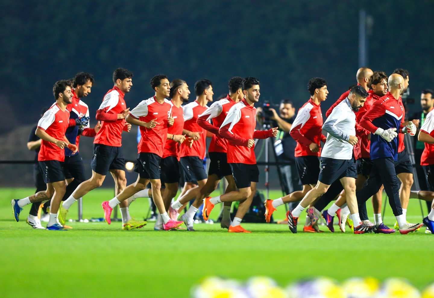 بدء مباراة منتخبنا الوطني أمام نظيره البحريني في بطولة كأس العرب