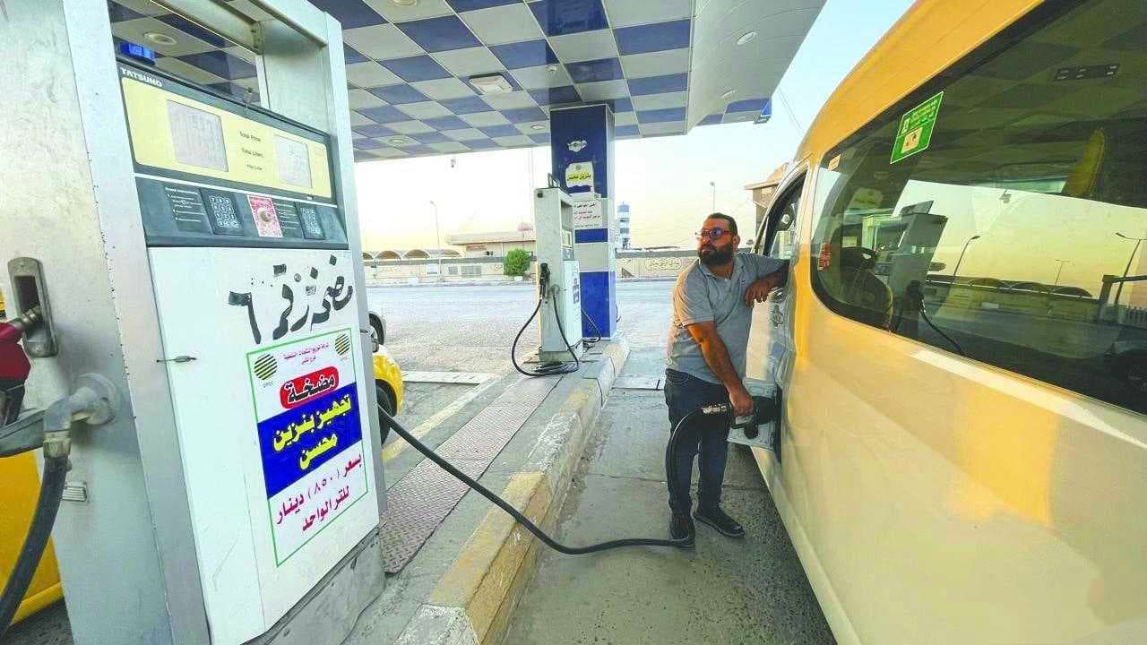 النفط تنفي وجود أزمة بنزين وتؤكد وفرة التجهيز في جميع المحافظات