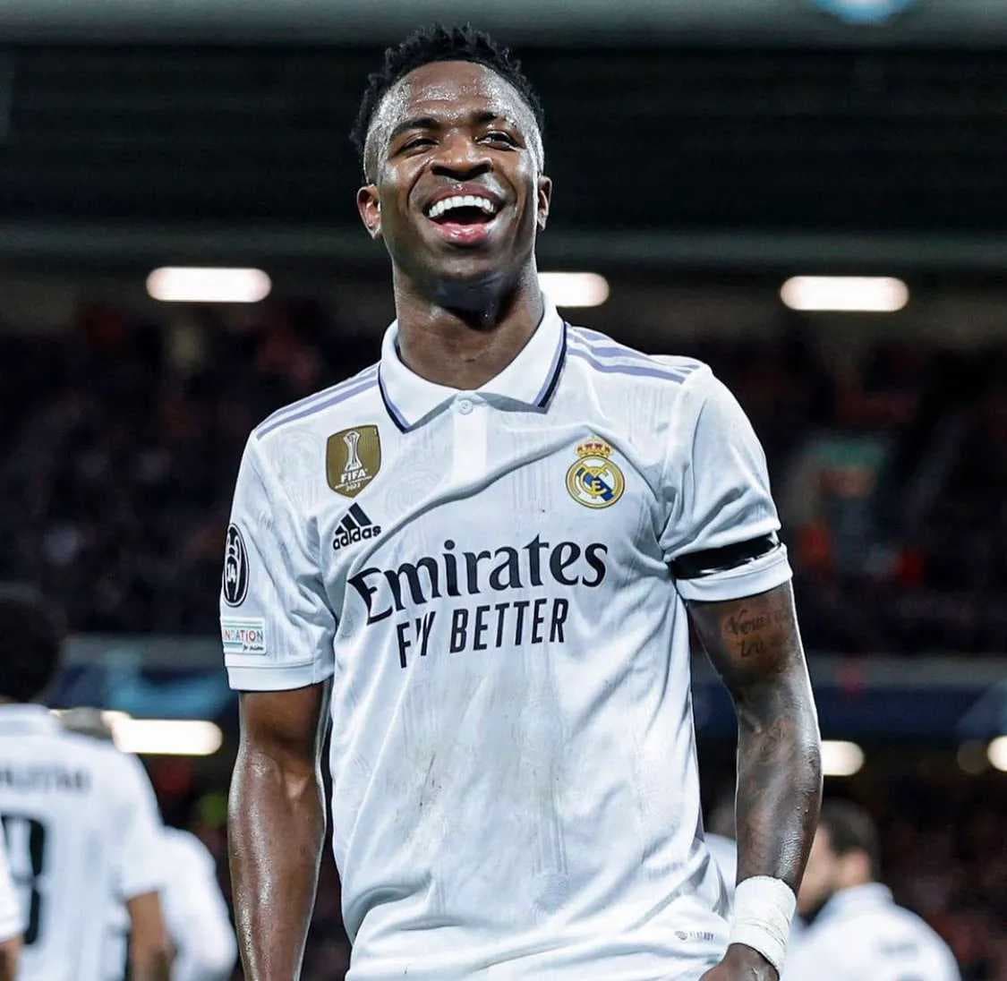 ضحكة فينيسيوس جونيور تشعل أزمة جديدة في ريال مدريد