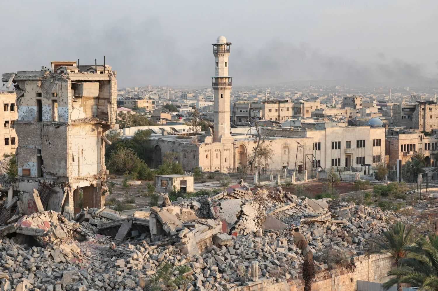الدفاع السورية تعلن وقف إطلاق النار في ثلاثة أحياء بمدينة حلب