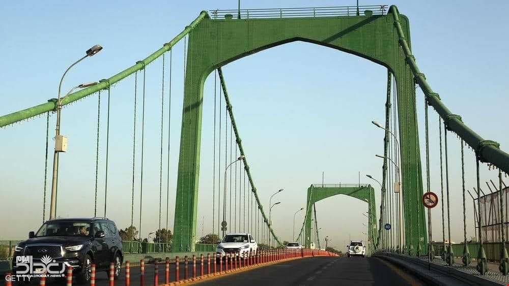 إغلاق الجسر المعلّق في بغداد لأسباب غامضة يتسبب باختناقات مرورية