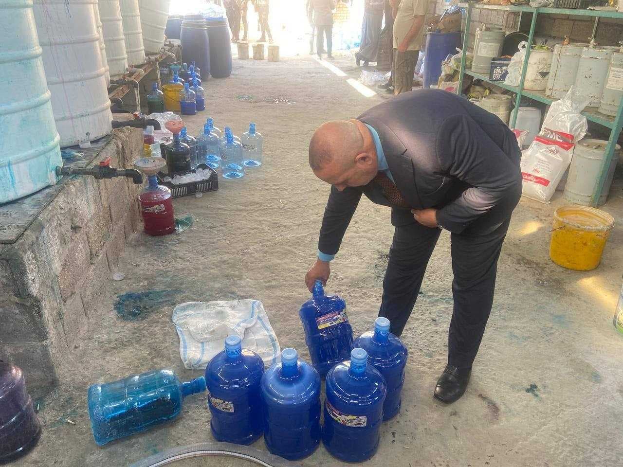 التجارة تضبط معملًا للمنظفات المغشوشة في النجف