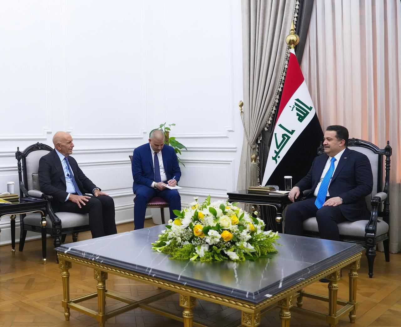رئيس مجلس الوزراء محمد شياع السوداني يستقبل مبعوث الرئيس الأمريكي الخاص لسوريا توماس باراك