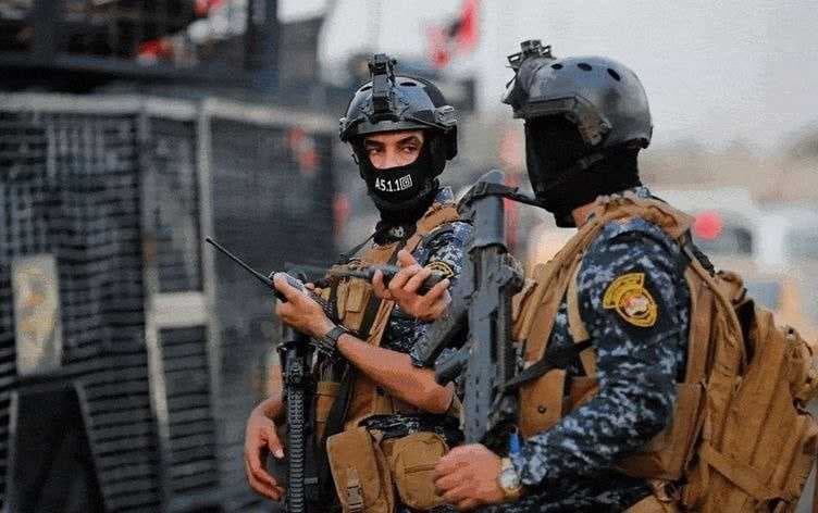 البصرة.. القبض على ثلاثة متهمين وضبط أسلحة ومخدرات في القبلة