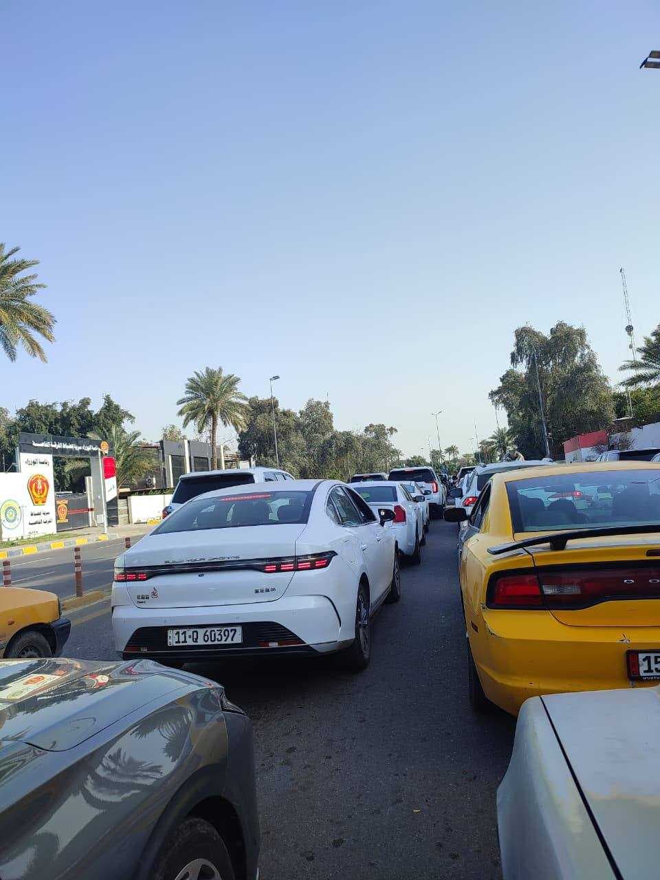 اختناق مروري خانق قرب الجسر المعلق في بغداد