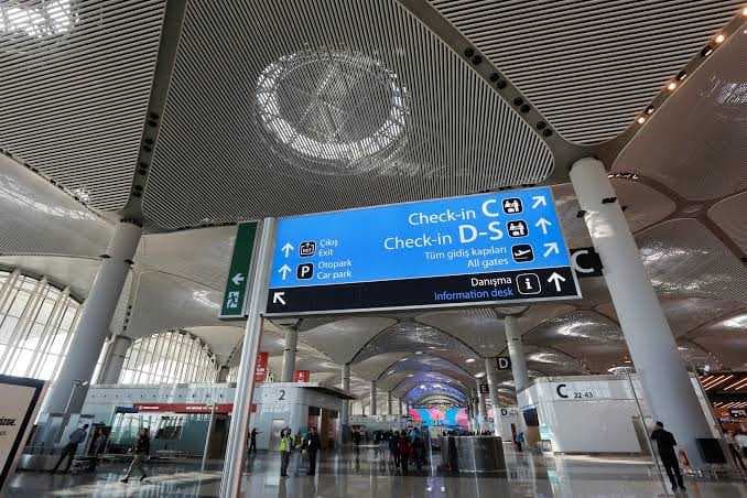 مطار إسطنبول يعلن إلغاء الرحلات المتجهة إلى طهران