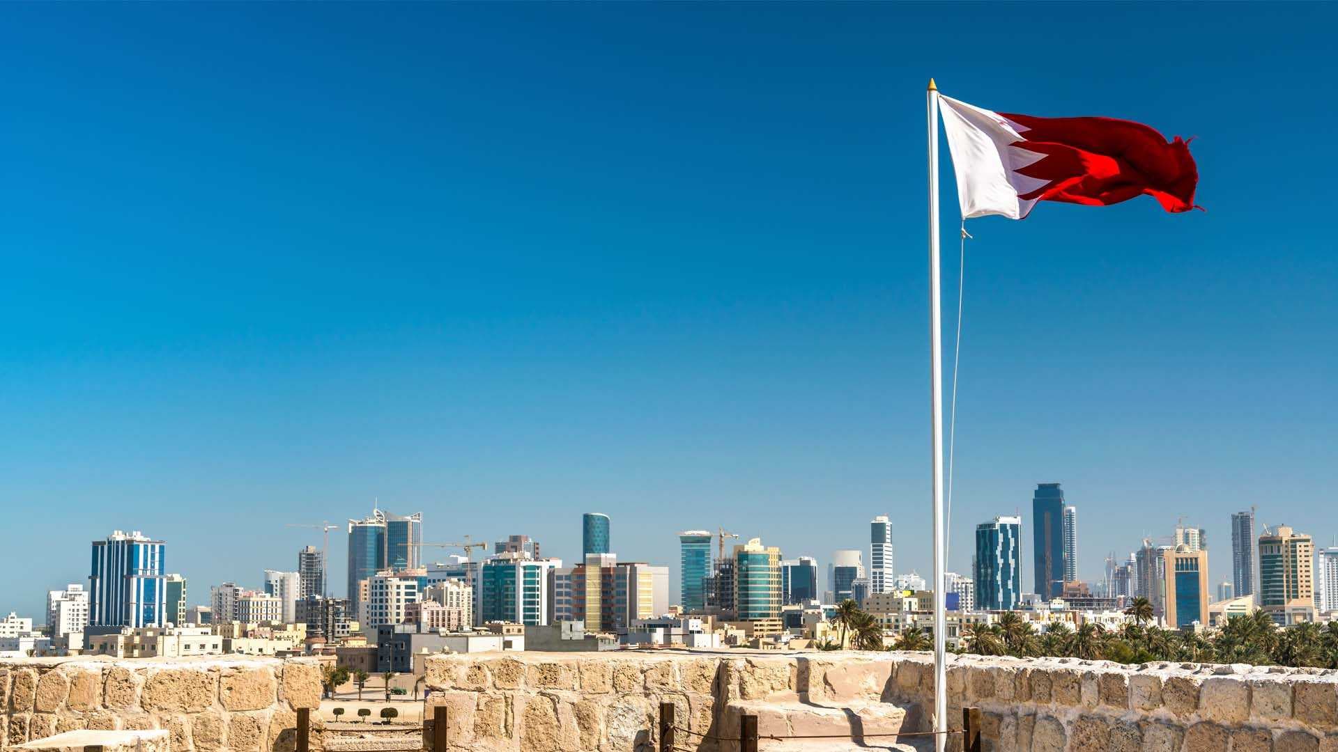 الداخلية البحرينية: استهداف فندق كراون بلازا بالعاصمة المنامة ووقوع أضرار مادية