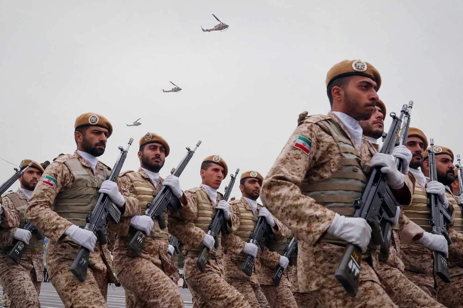استهداف ناقلة نفط أمريكية بمياه الخليج وهي تحترق حاليا
