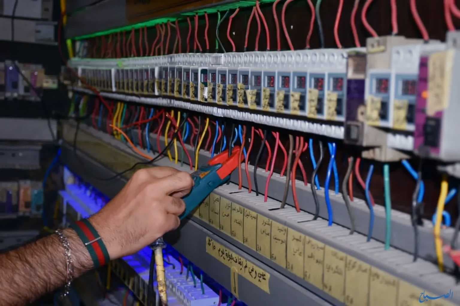 هل تستغل المولدات تذبذب الكهرباء لرفع تسعيرة الأمبير في بغداد؟