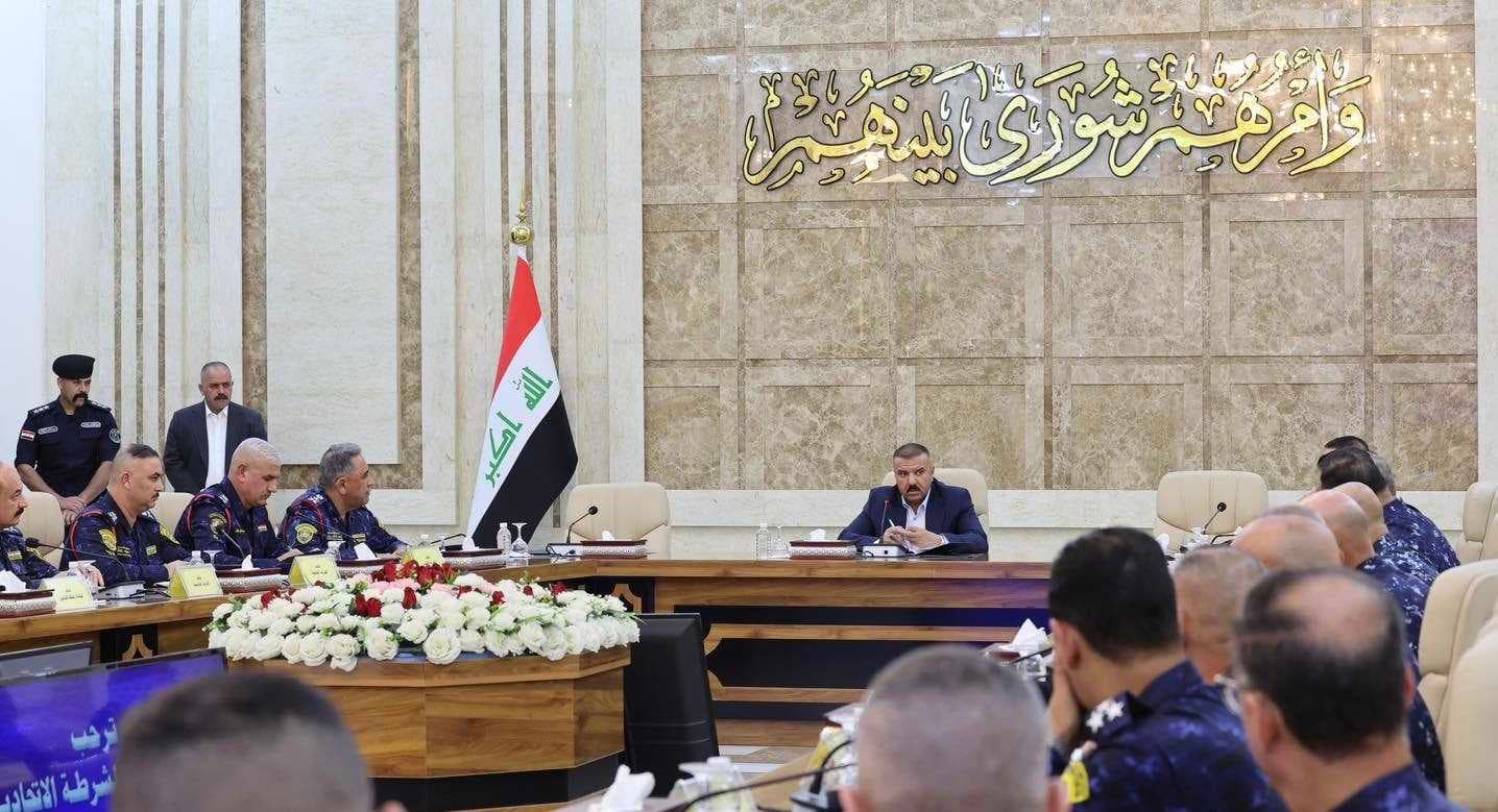 وزير الداخلية يشدد على أهمية ضمان سرعة الاستجابة لأي طارئ أمني