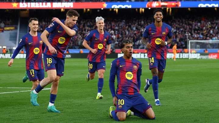 خماسية برشلونة في شباك إشبيلية تعزز صدارته للدوري الإسباني