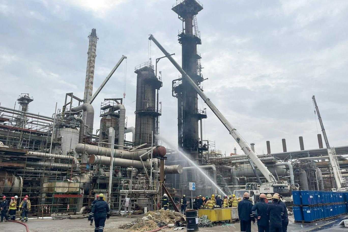 مؤسسة البترول الكويتية: إخماد حريقين في مصفاتي ميناءي الأحمدي وعبد الله