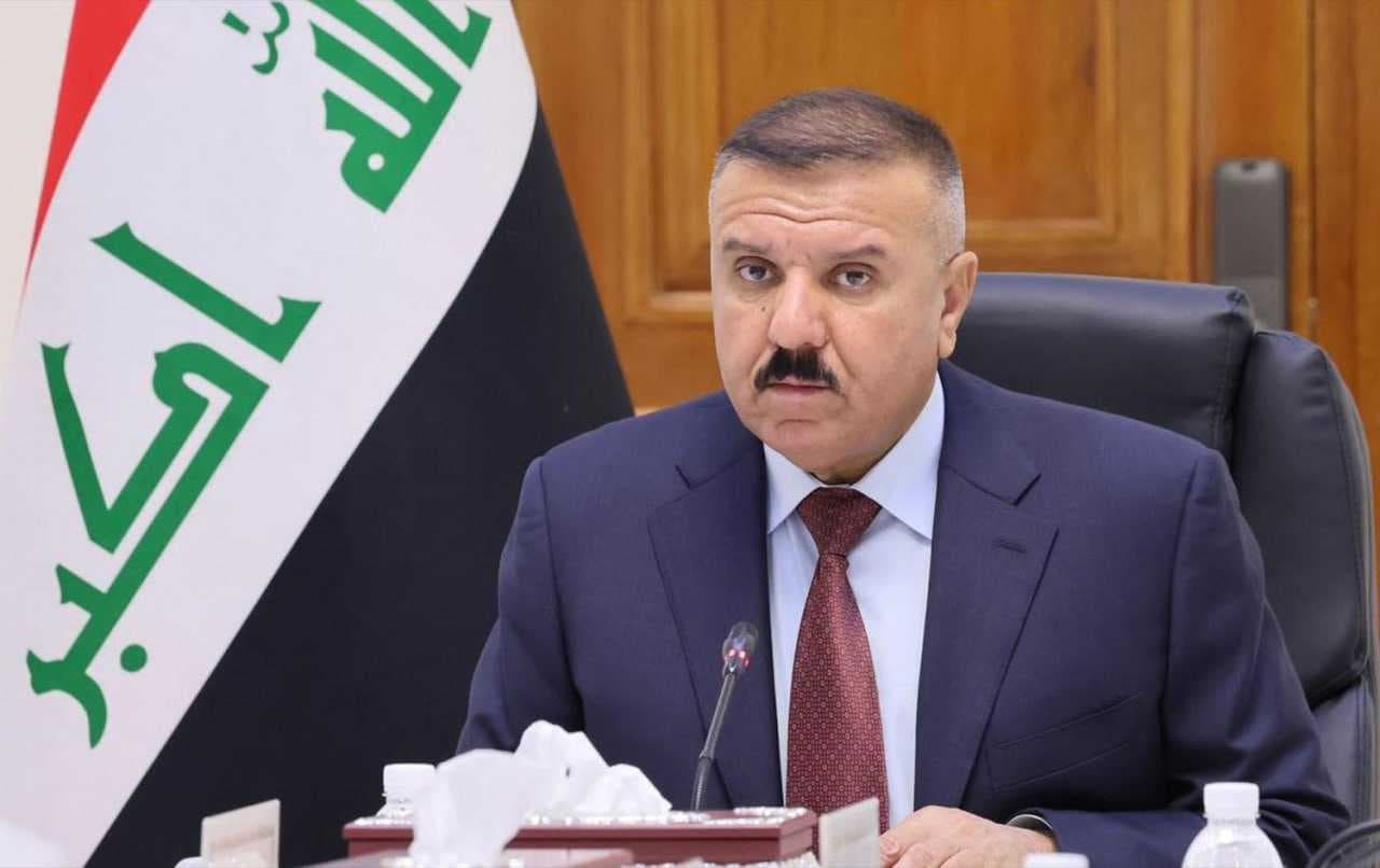 وزير الداخلية يعفي قيادات أمنية في قاطع المدائن ويأمر باحتجازهم