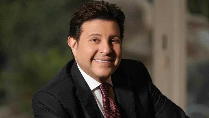 أسرة هاني شاكر تعلق على أنباء تدهور حالته الصحية