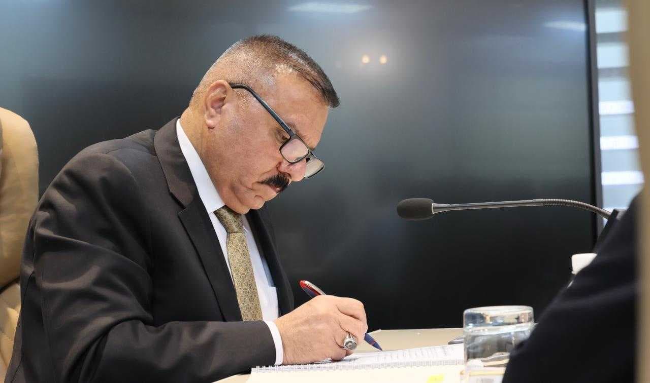 وزير الداخلية يوجه بتشكيل لجنة لدراسة تطبيق تعليمات فحص متانة المركبات