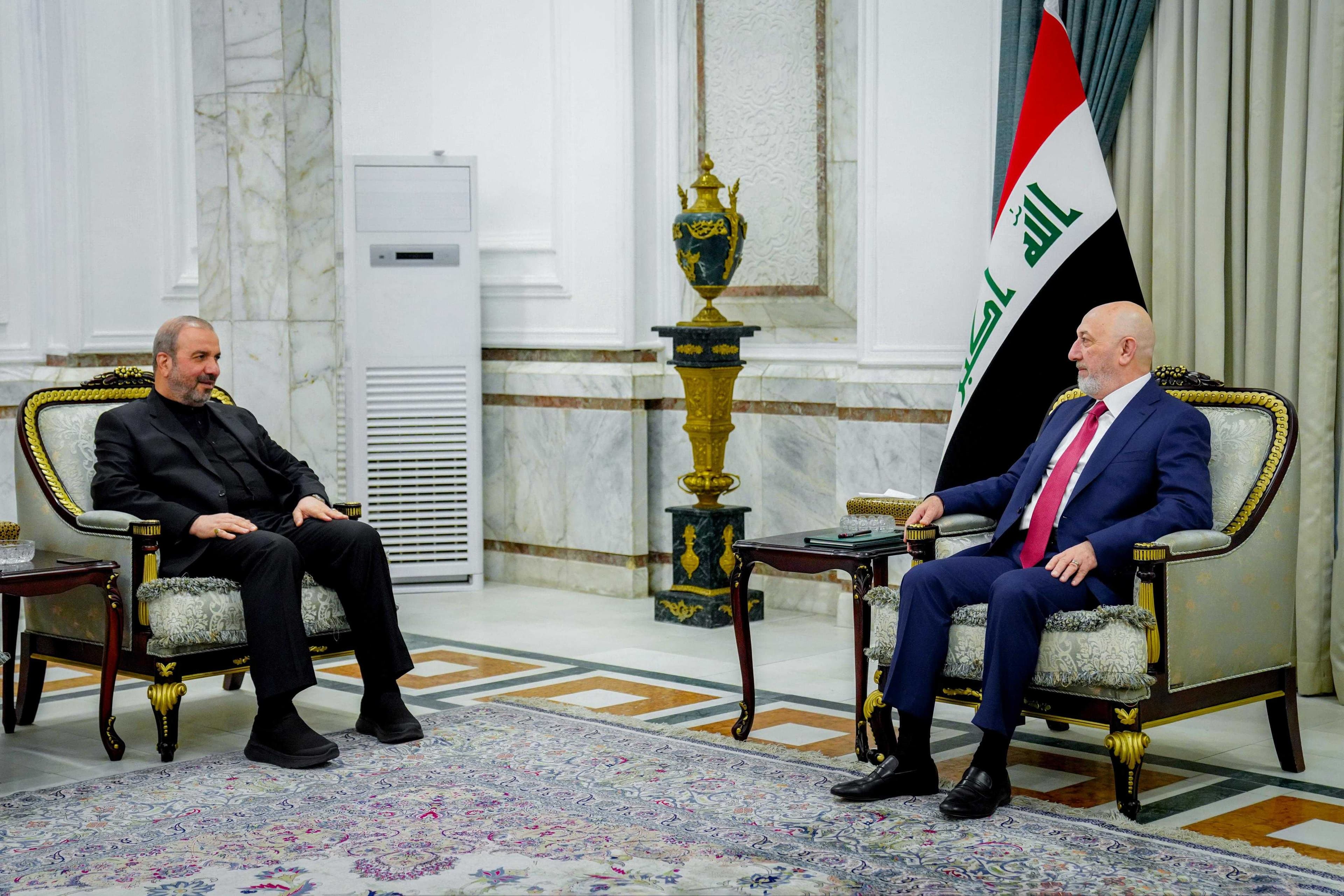 رئيس الجمهورية يؤكد للسفير الإيراني أهمية استمرار الحوار ونزع فتيل الأزمة وتجنيب المنطقة مخاطر الحروب