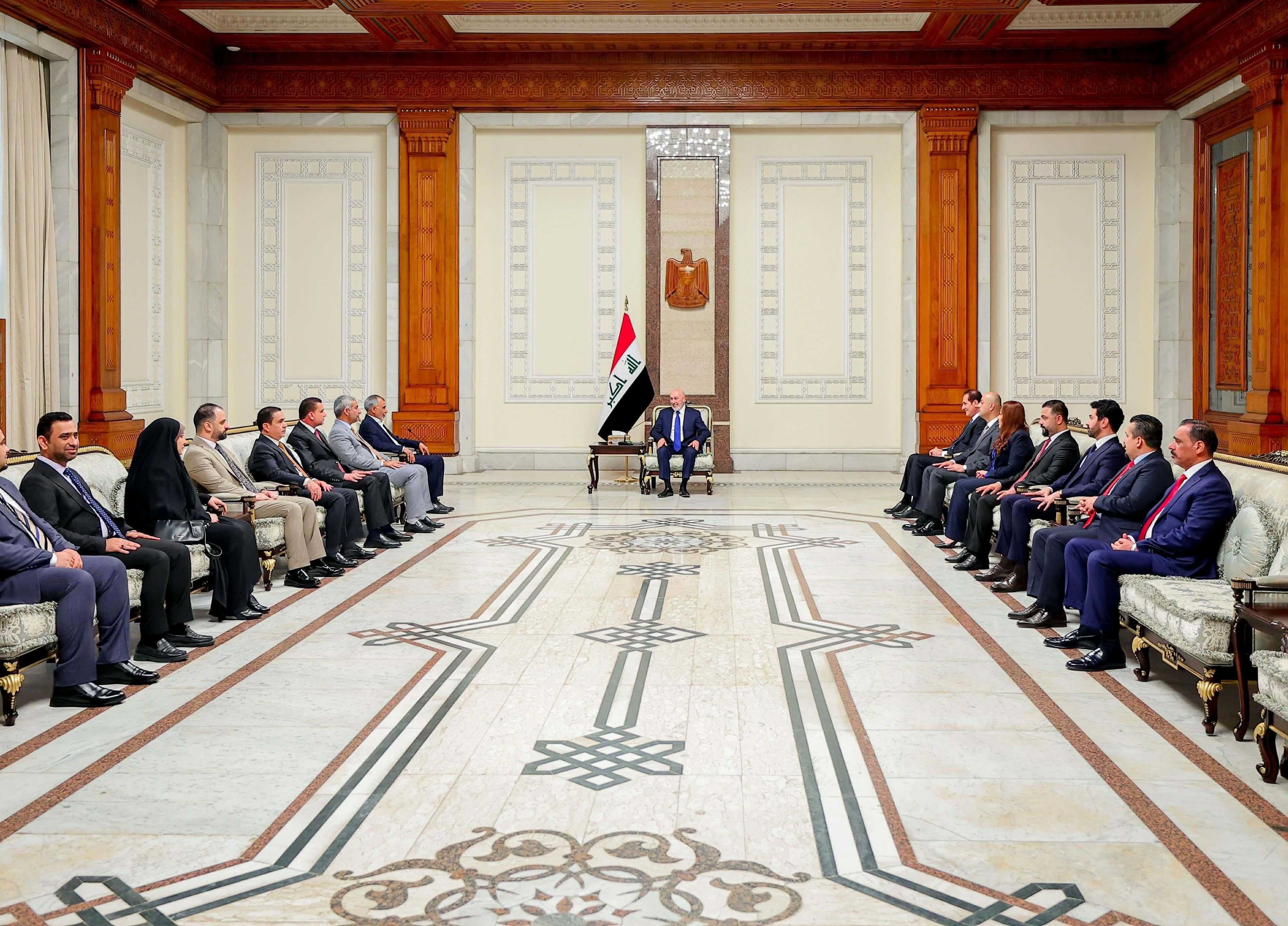 رئيس الجمهورية يؤكد أهمية سن القوانين التي تلبي احتياجات المواطنين