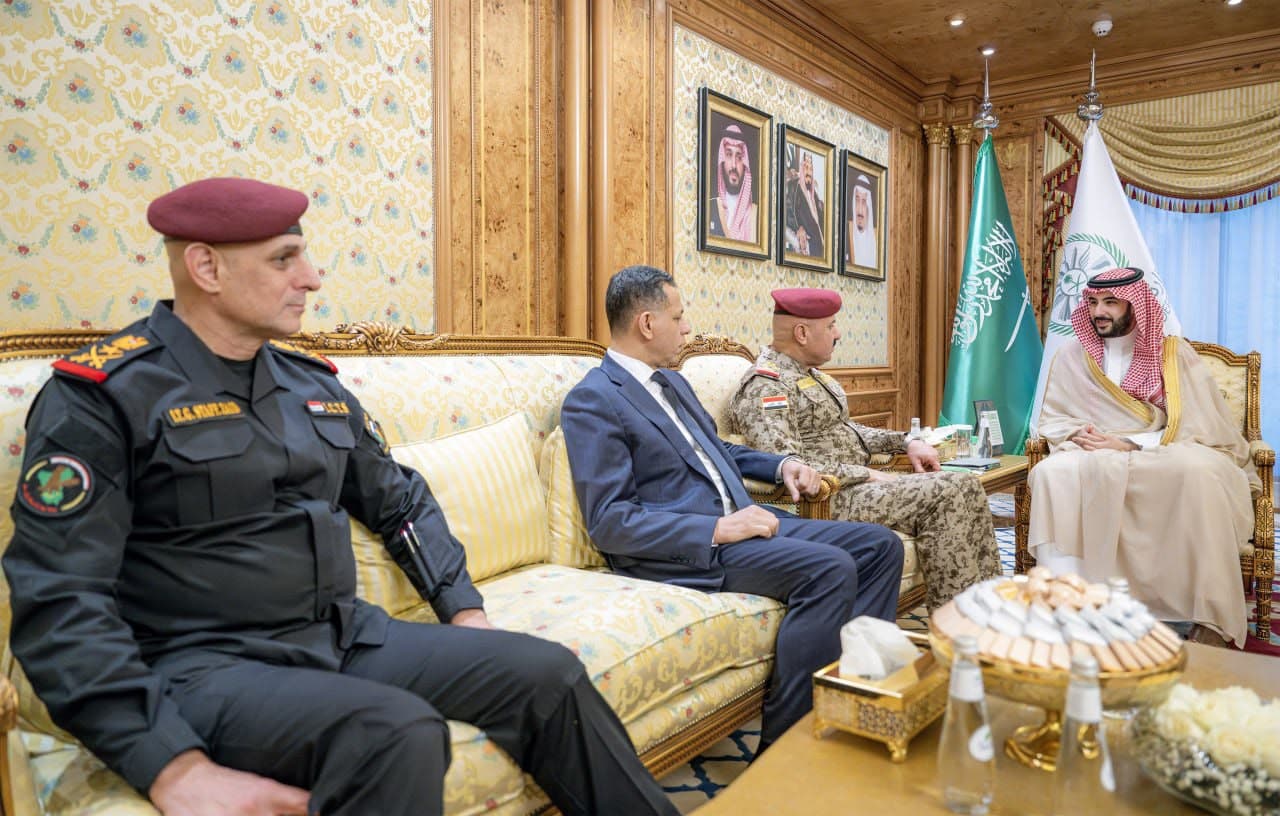 وزير الدفاع السعودي خلال استقباله الوفد الأمني العراقي: سنقف دائمًا مع العراق لدعم أمنه واستقراره وتنميته وازدهاره