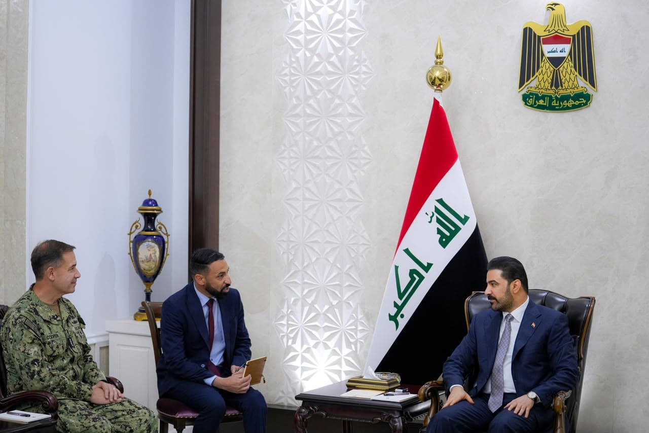رئيس الوزراء وقائد القيادة المركزية الأمريكية يؤكدان الاتفاق الكامل والنهائي على إنهاء المهمة العسكرية للتحالف الدولي