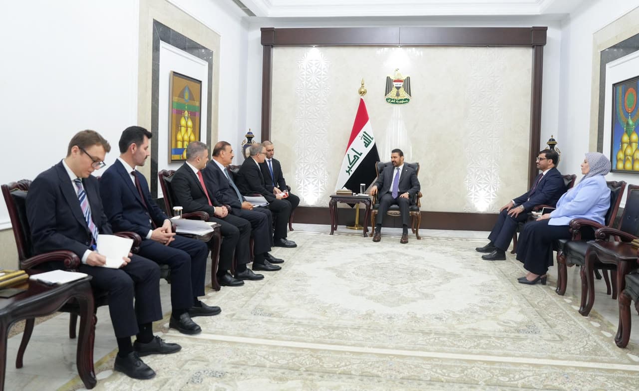 رئيس مجلس الوزراء علي الزيدي يستقبل السفير التركي لدى العراق