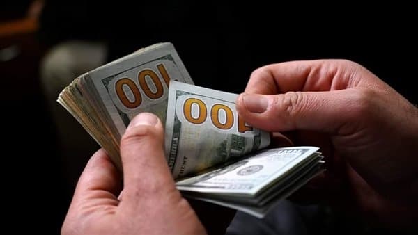الدولار يواصل صعوده.. تعرف على أسعار صرفه في الأسواق العراقية اليوم