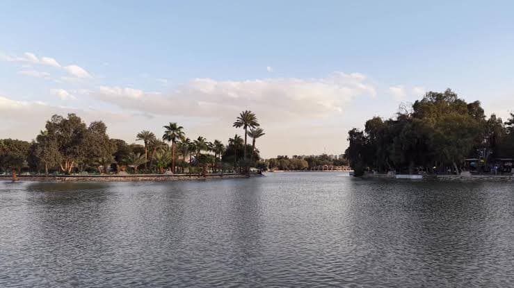 مصرع زوج وزوجته وطفلة إثر سقوطهم داخل بحيرة الزوراء في بغداد