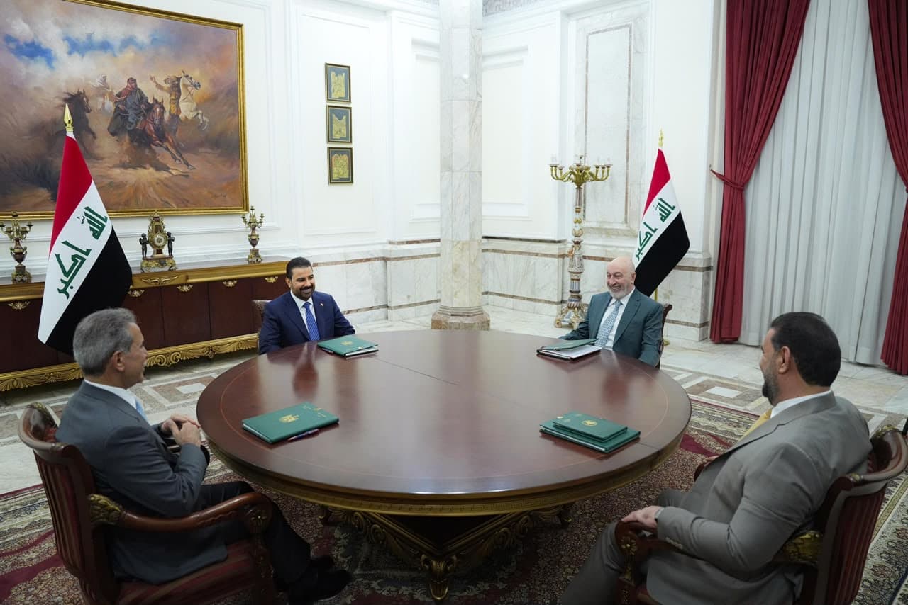 الرئاسات تؤكد على الالتزام بمبدأ حصر السلاح بيد الدولة بوصفه أساساً لترسيخ سلطة الدولة وسيادة القانون