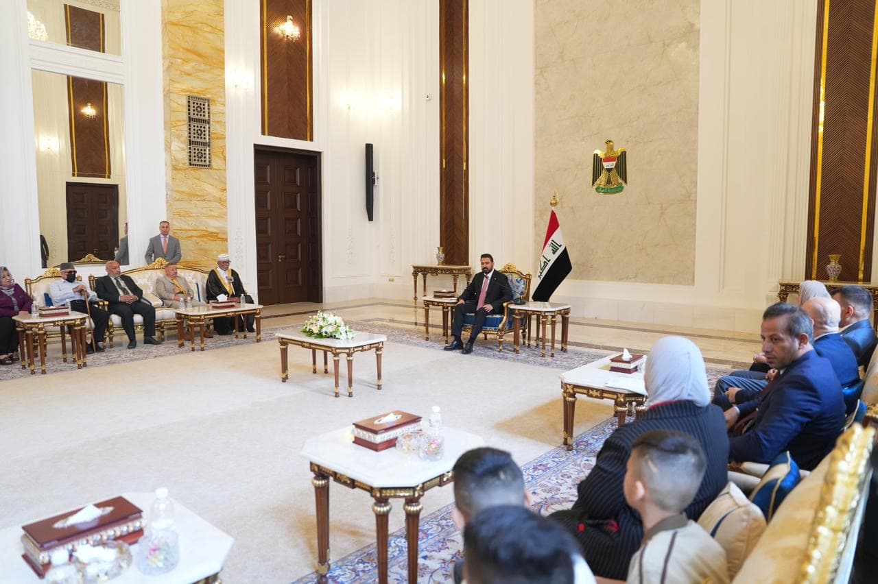 الزيدي يستقبل عدداً من نزلاء الدور الإيوائية من المسنين والأيتام بمناسبة عيد الأضحى