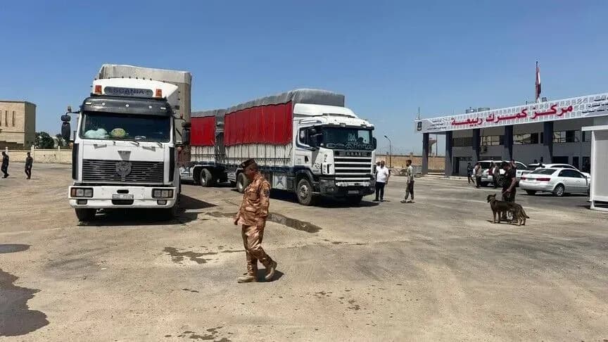 النقل: العراق ينسق مع سوريا لنقل الفوسفات براً وتعزيز التبادل التجاري