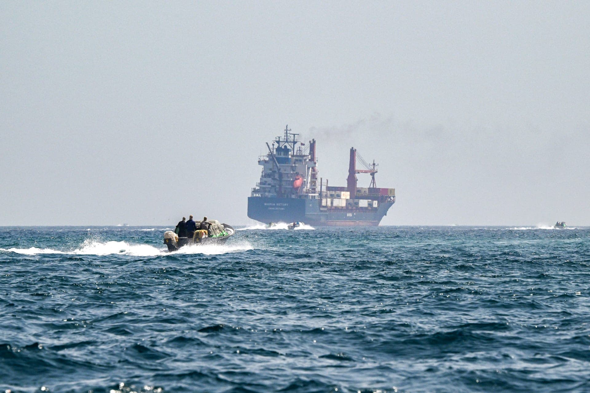 بلومبرغ: الجيش الأمريكي يخطط لاجتماع مع حلفائه الأوروبيين بشأن تأمين الملاحة في هرمز