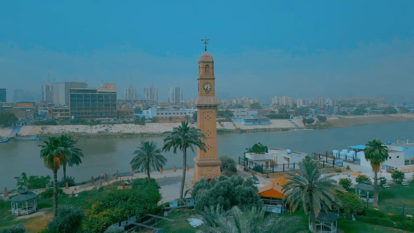 الأنواء الجوية: طقس صحو وانخفاض طفيف بدرجات الحرارة خلال الأيام المقبلة
