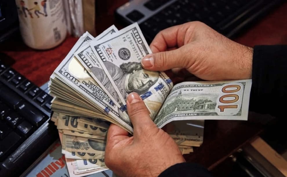 سعر صرف الدولار يتجاوز الـ(154) ألف دينار مع إغلاق البورصة