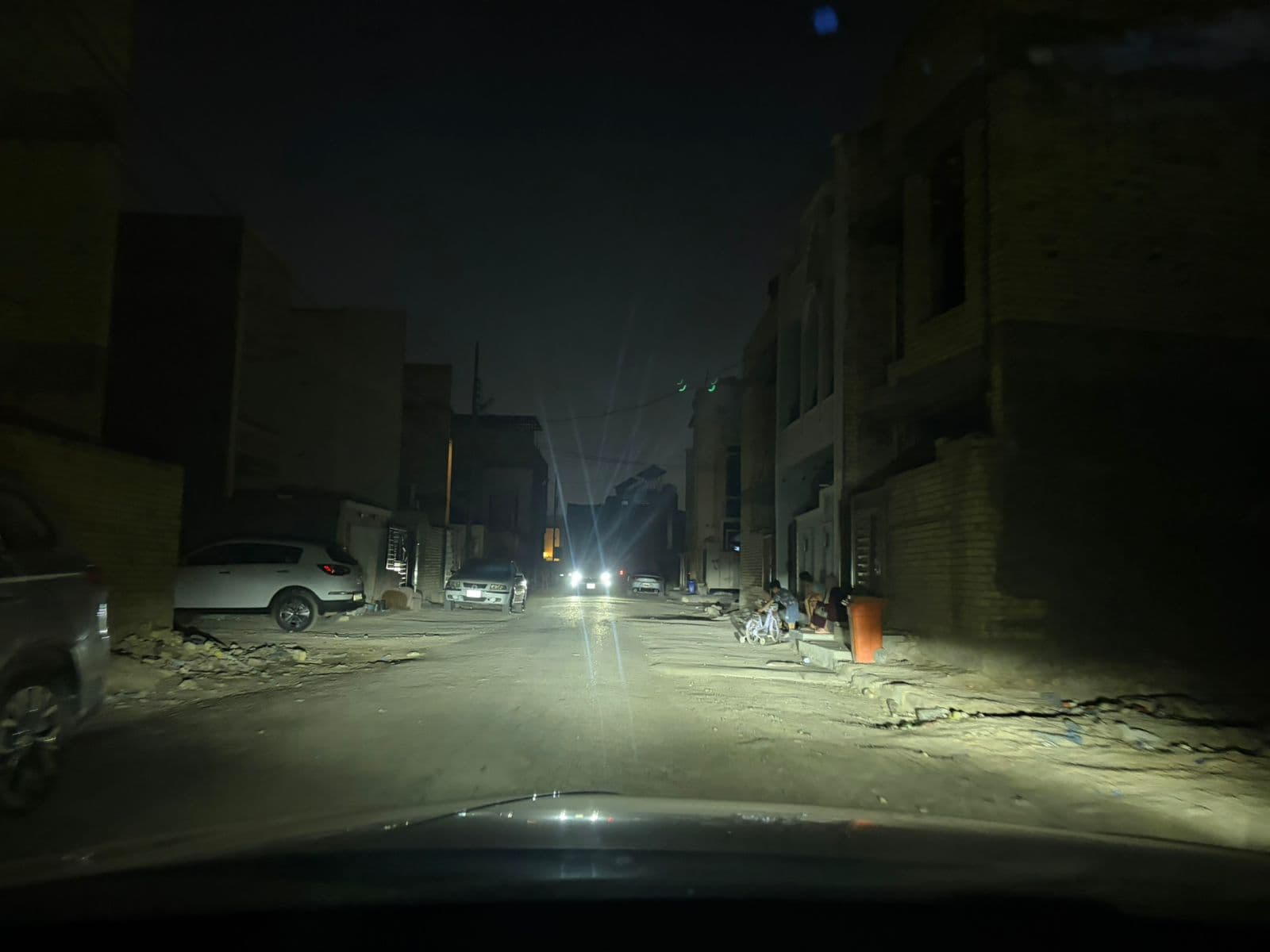 بالصور.. اطفاء المولدات في بعض مناطق الدورة جنوبي بغداد