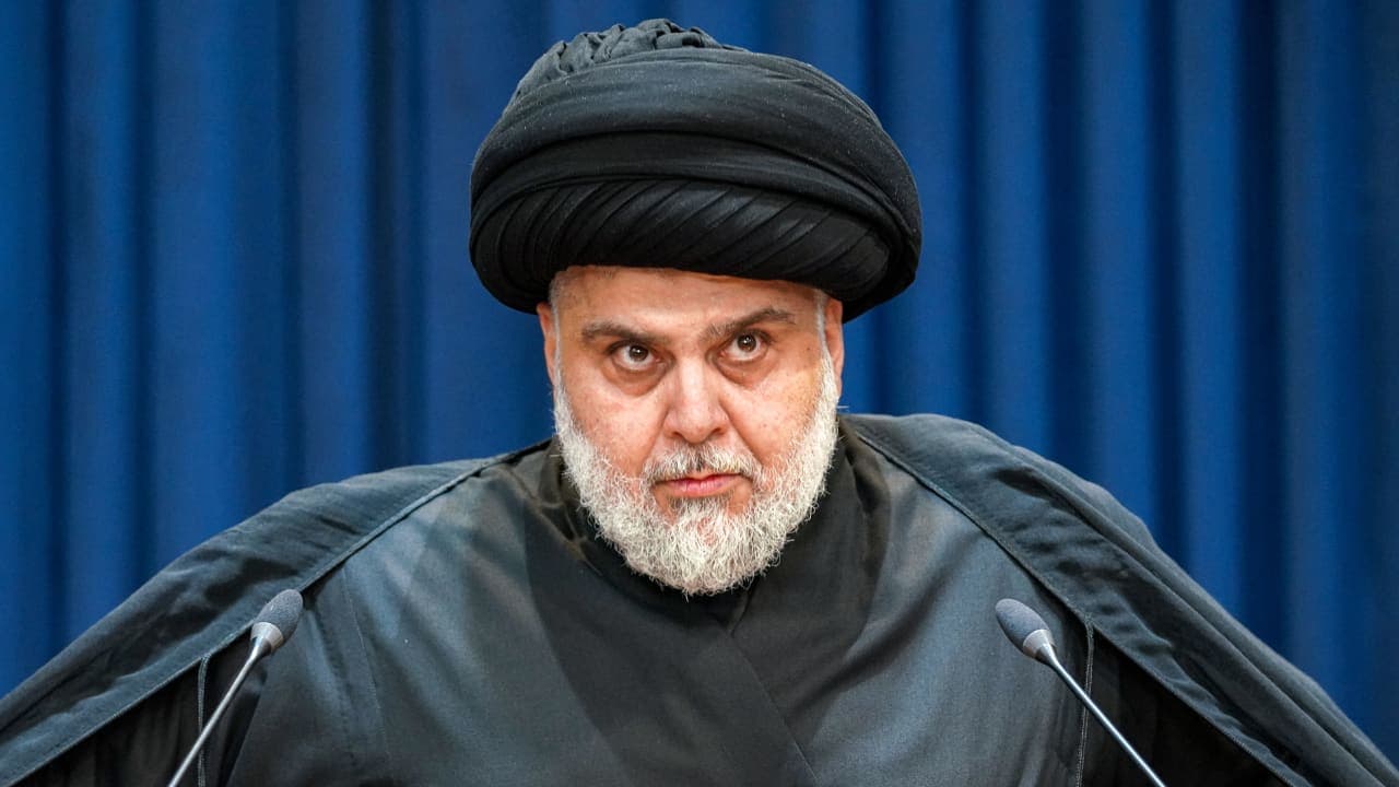 السيد مقتدى الصدر يوجه بهيكلة سرايا السلام في كربلاء وسحب السلاح منها